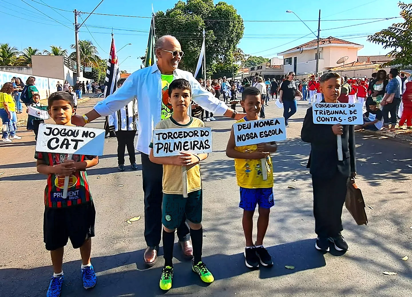 
  Desfile Cívico celebra 133 anos de Taquaritinga com homenagens e tradição