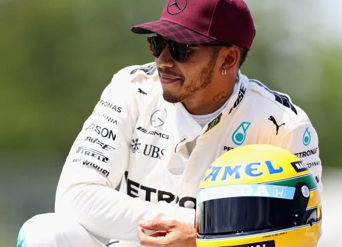 LEWIS HAMILTON  A GLOBALIZAÇÃO, O MITO E O HOMEM