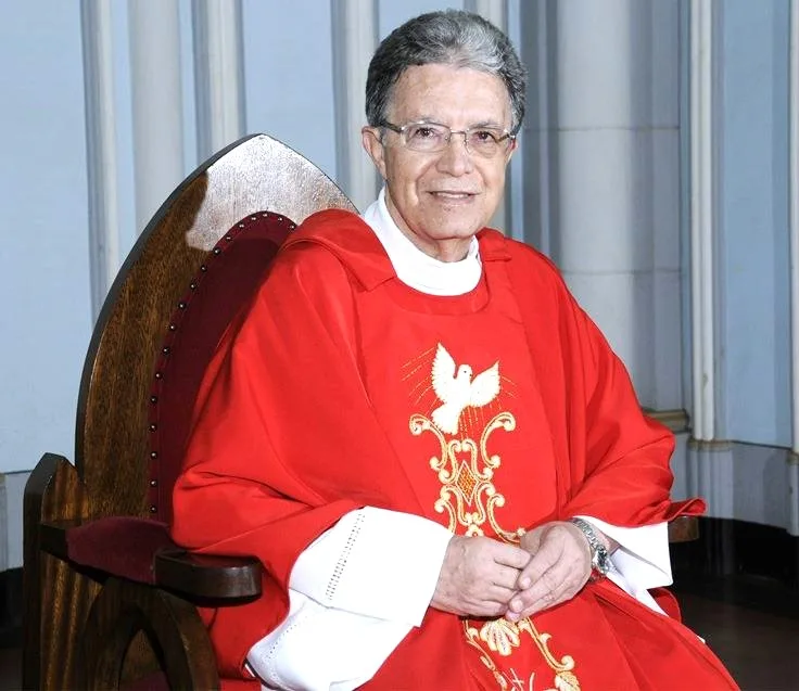 
  UM PADRE CHAMADO JOÃO