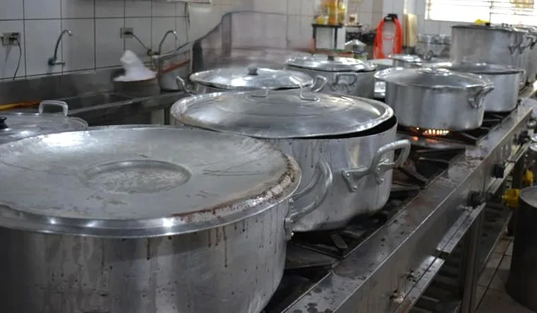 Em visita à Cozinha Piloto, vereadores denunciam risco de falta de merenda e vão ao Ministério Público