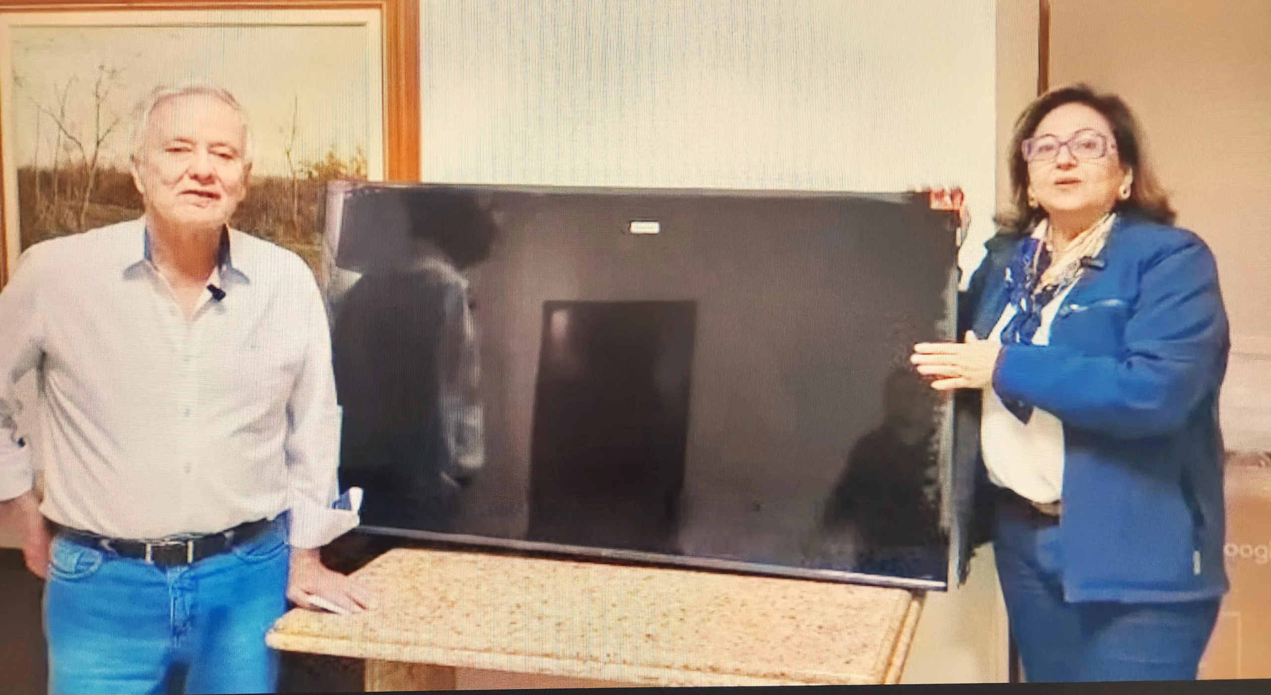 
  Prefeitura instala 82 TVs de 55” nas escolas municipais