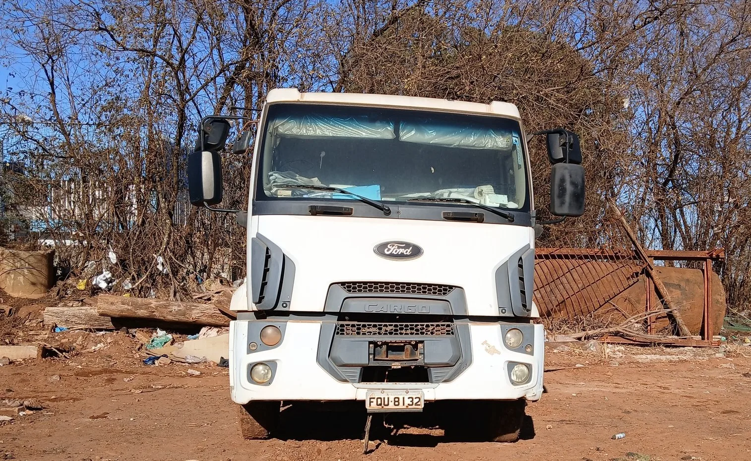 
  Vereador Baixinho do Posto denuncia abandono de caminhão de lixo em Taquaritinga