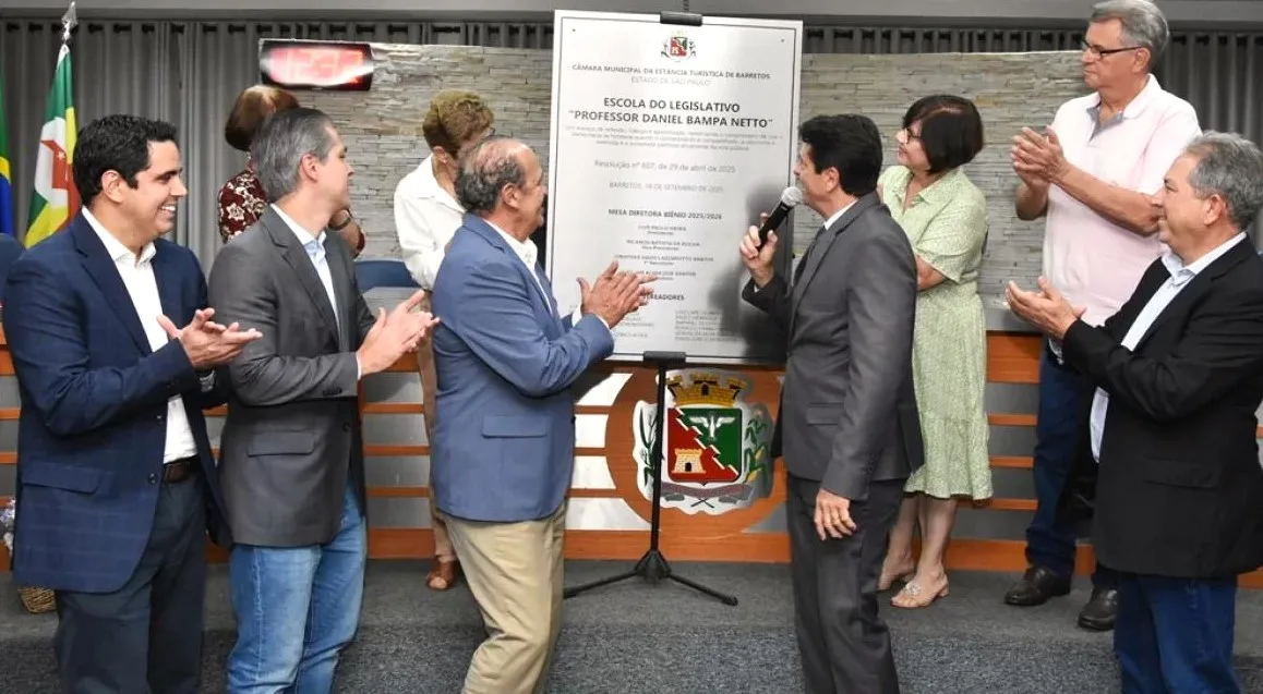 
  Dimas Ramalho participou da inauguração da Escola do Legislativo “Professor Daniel Bampa Netto” de Barreto