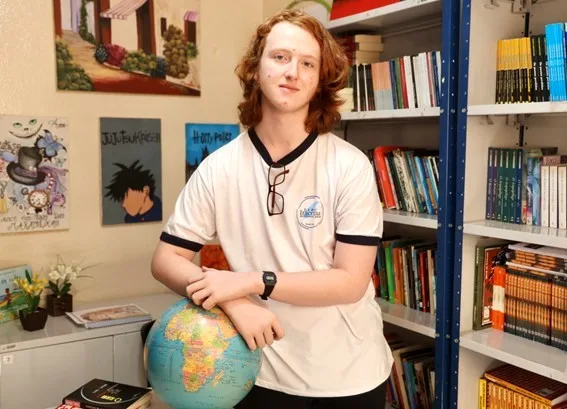 Unidade Regional de Ensino de Taquaritinga celebra aluno da região Central como 1º colocado no Prontos pro Mundo