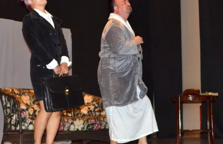 Cia. Atlântida de Teatro apresenta a comédia “Uma Vendedora de Recursos”