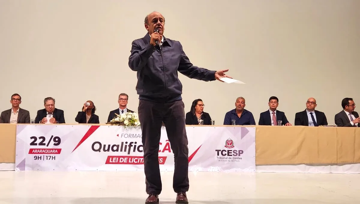 
  Dimas Ramalho reforça compromisso com gestão eficiente na abertura de curso sobre Lei de Licitações em Araraquara