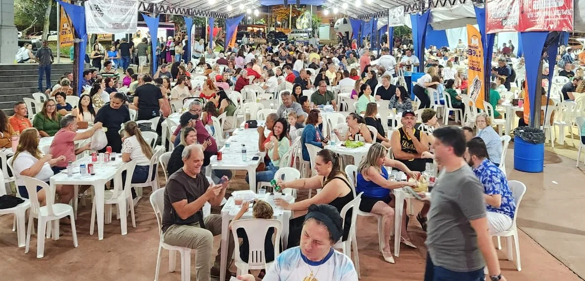 
  Festa Quermesse em louvor a Nossa Senhora começa com grande público