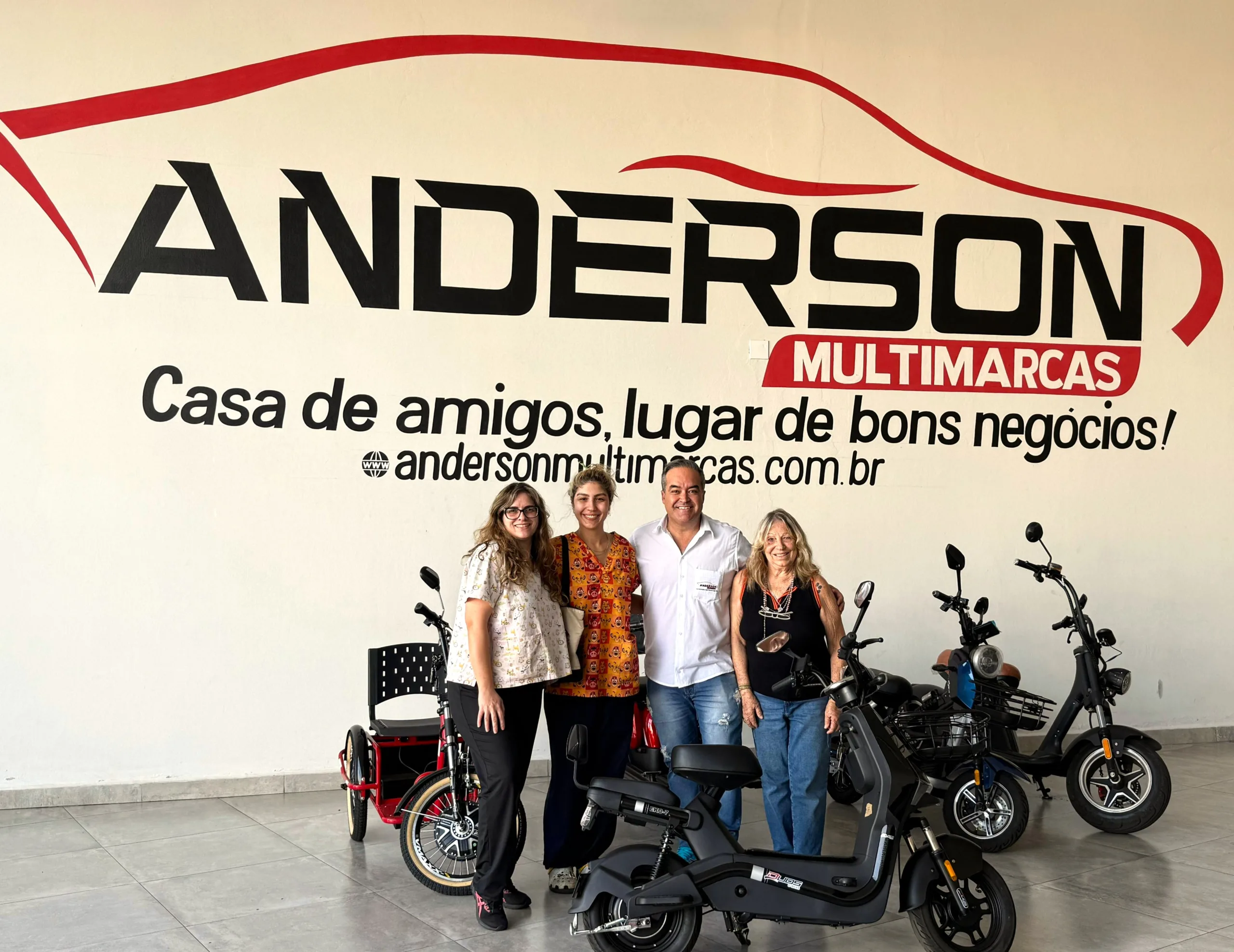 
  Anderson Multimarcas apoia causa animal e socorre a APA