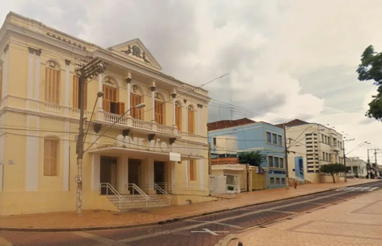 Secretaria Municipal de Cultura e Turismo, no Boulevard “Guilherme Mantese”, lança a 1ª Feira Cultural de Taquaritinga