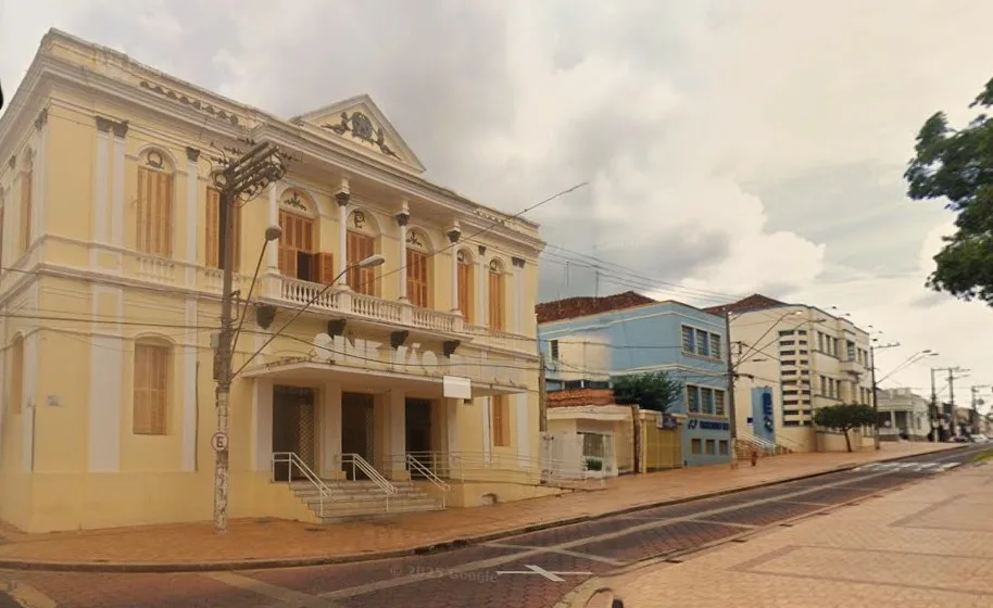 
  Secretaria Municipal de Cultura e Turismo, no Boulevard “Guilherme Mantese”, lança a 1ª Feira Cultural de Taquaritinga