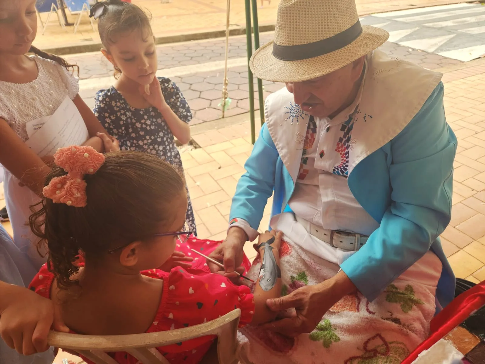
  Da Xuxa à Feira: pintor com 38 anos de carreira encanta na 1ª Feira Cultural de Taquaritinga