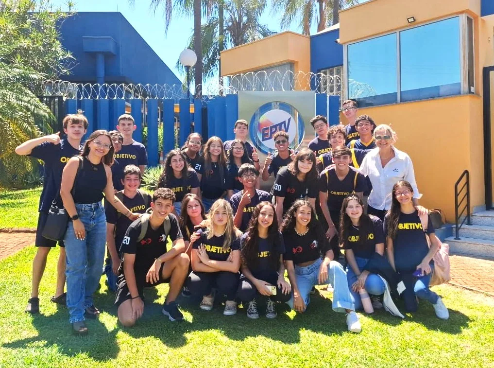 
  Alunos do Colégio Objetivo visitam EPTV e vivenciam rotina da televisão