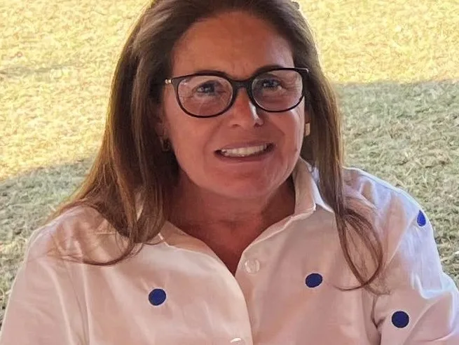 Psicóloga Vera Delphino conclui certificação internacional em Educação e Neuroeducação Parental