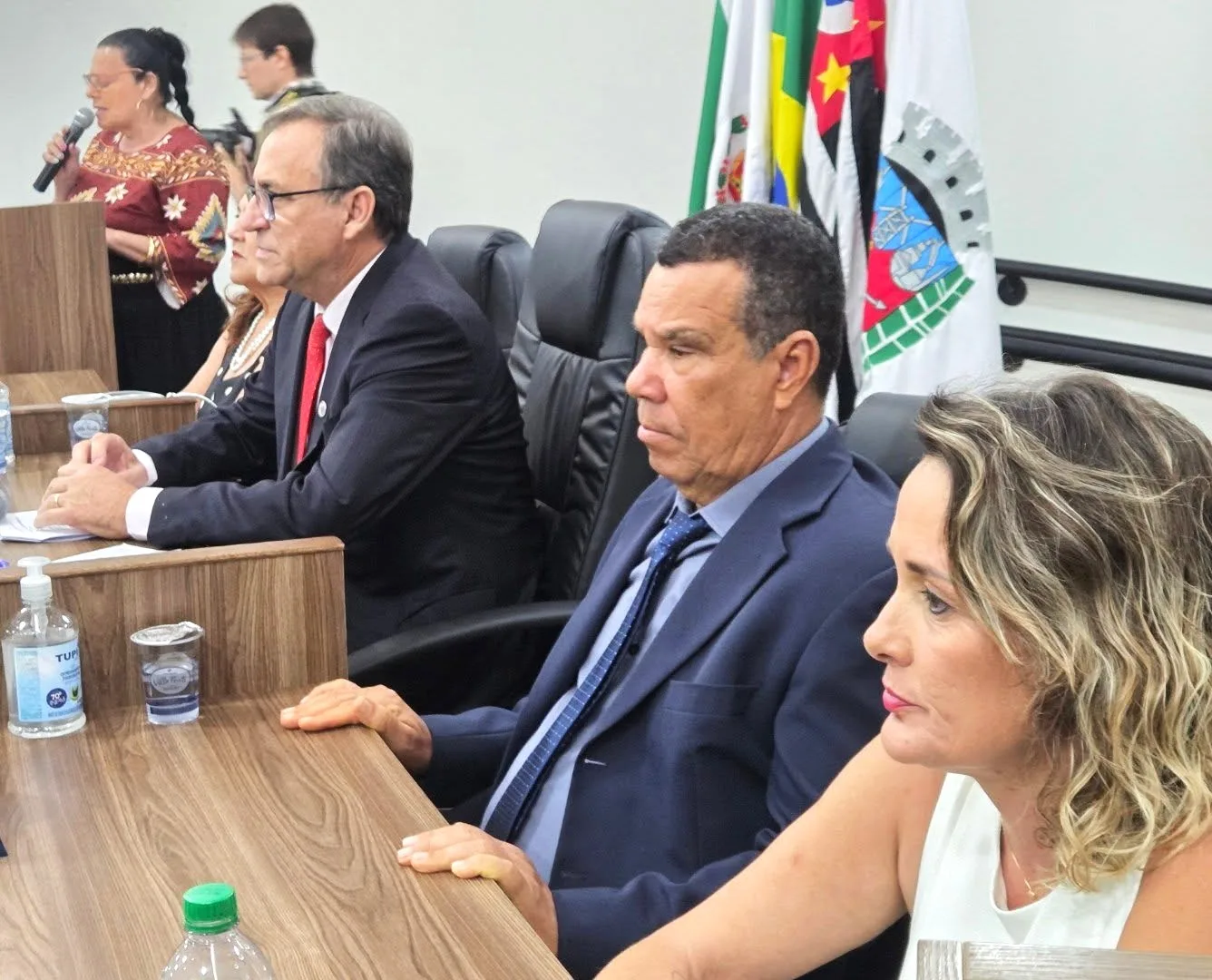 
  Câmara de Taquaritinga realiza sessão solene da Consciência Negra e inaugura o Espaço Cultural Ricardo De Lucca