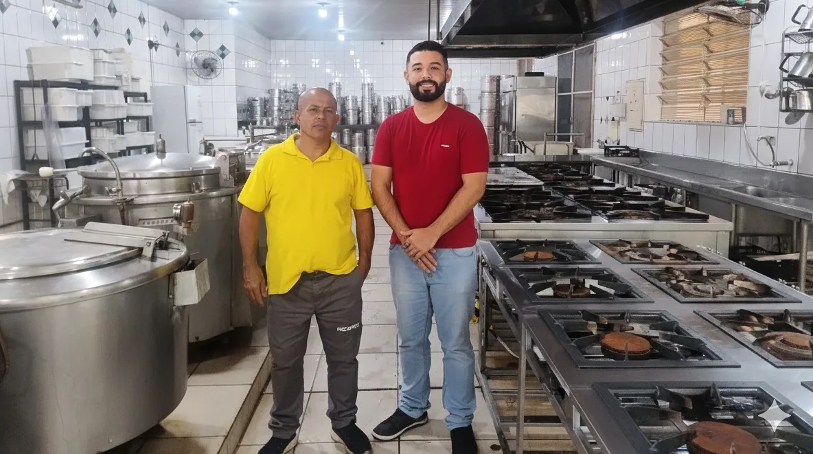 
  Gabriel Belarmino e Baixinho do Posto aprovam trabalho da Cozinha Piloto em vistoria oficial
