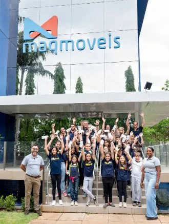 Maqmóveis recebe alunos do Colégio Objetivo em ação que une educação e sustentabilidade