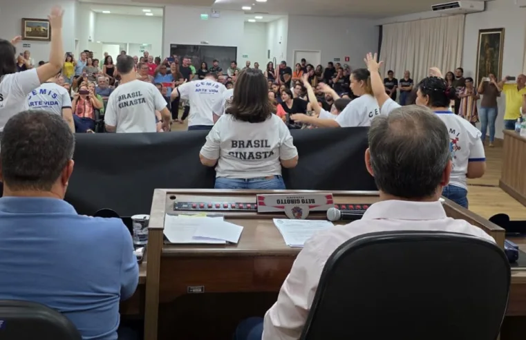 Câmara Municipal presta homenagens durante sessão ordinária