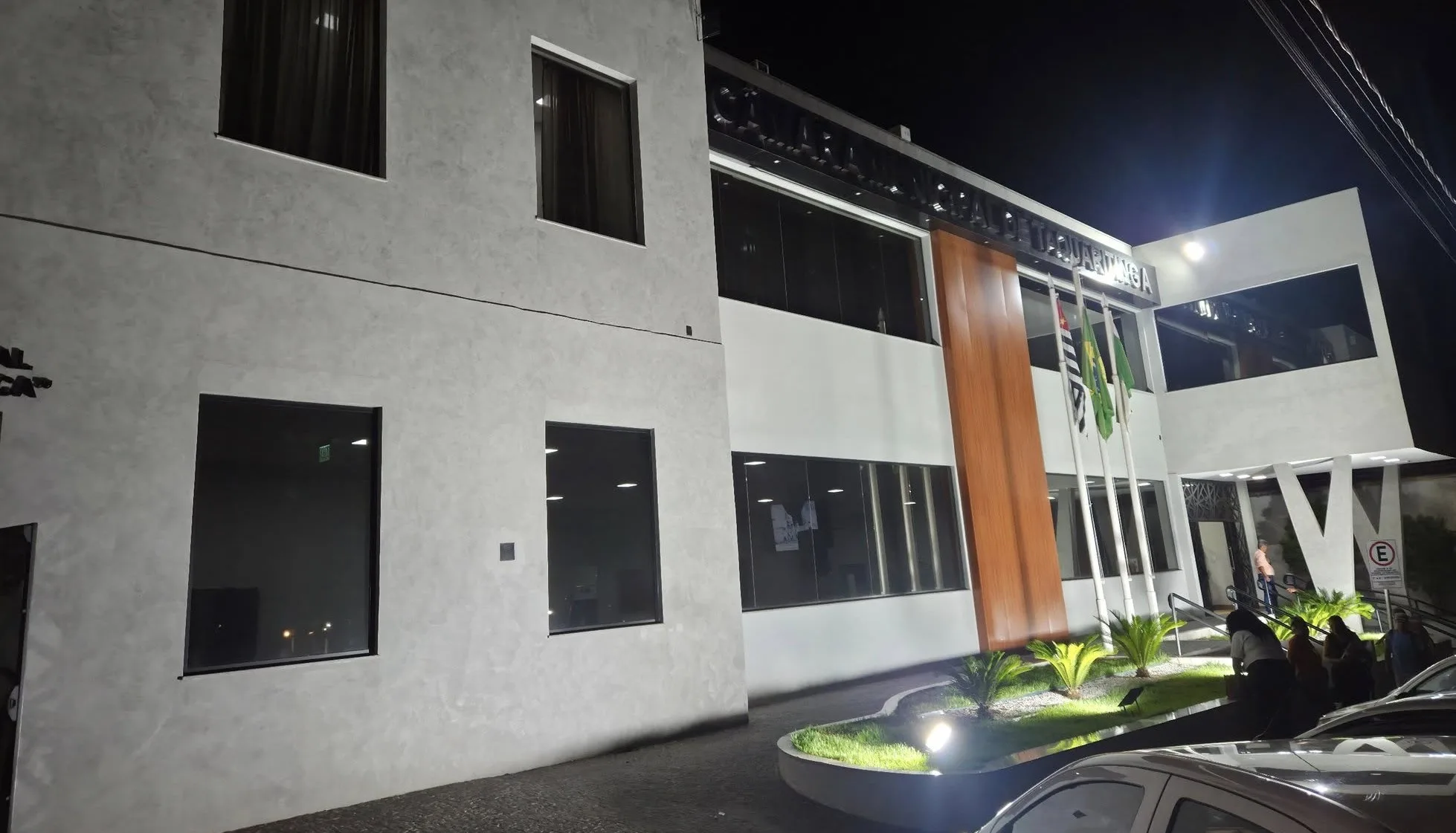 
  Câmara renova frota, moderniza auditório, adquire microfones e planeja adoção de energia solar para reduzir custos públicos