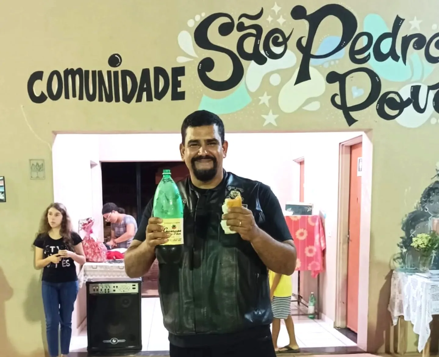 
  Clube de motociclistas Black Eagle leva alegria ao Natal de crianças carentes em comunidade do Jardim Maria Luiza