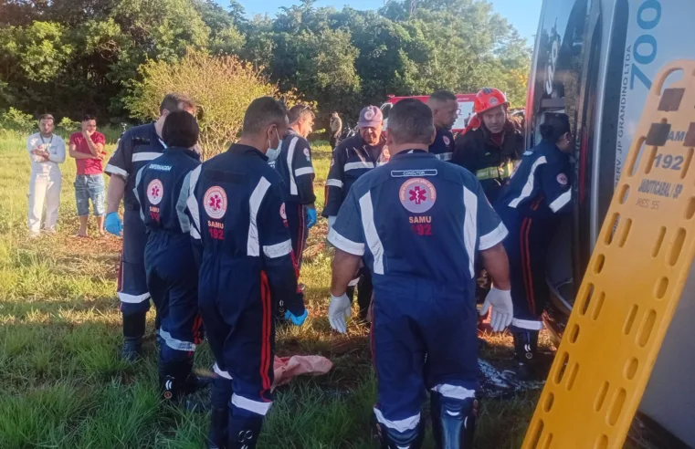 Grave acidente com ônibus deixa mortos e dezenas de feridos em Jaboticabal