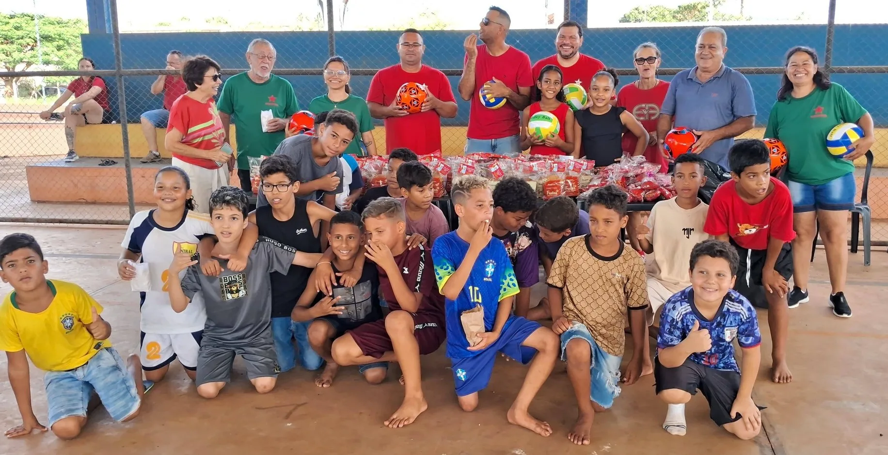 
  PT Taquaritinga promove ação solidária de Natal e leva alegria a crianças do bairro CAIC
