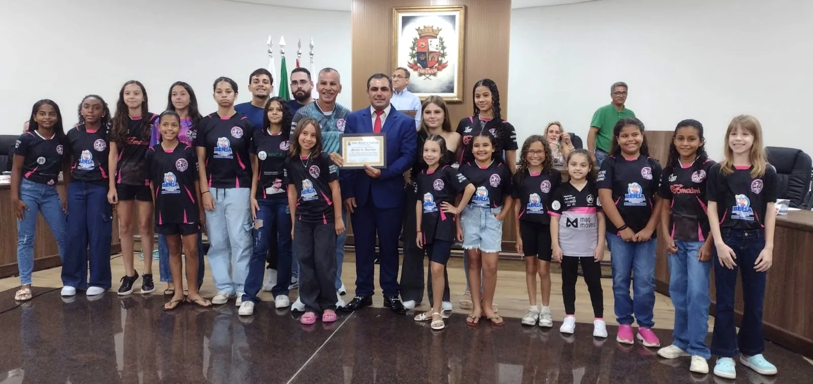 
  Professor André Augusto de Souza Vieira recebe Moção de Aplauso proposta pelo vereador Véio Modesto