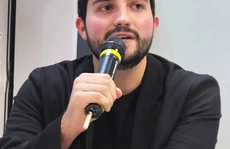 Nicholas Nunes assume coordenação do Núcleo Jovem Engenheiro do SEESP em cerimônia marcada por homenagens