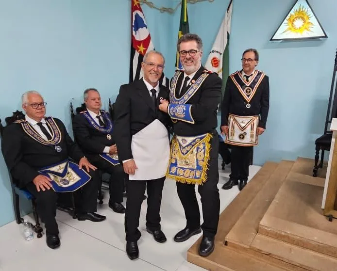 
  José Maria Modesto ingressa na Maçonaria em Sessão Magna na Augusta e Respeitável Loja Simbólica Phoenix