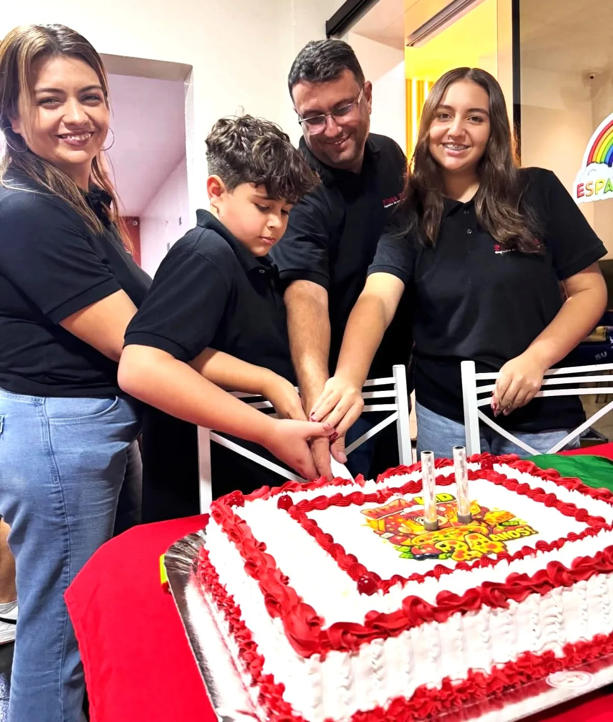 
  Pizza Kid chega aos 24 anos com festa, música ao vivo e casa lotada