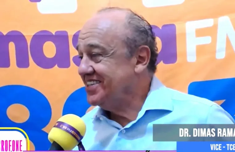 Dimas Ramalho defende responsabilidade fiscal e democracia em entrevista ao programa Microfone Aberto