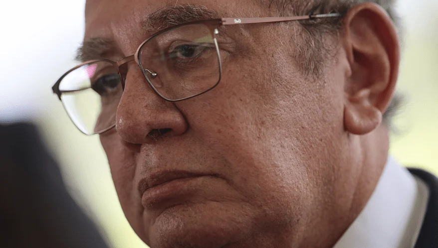 
  Lei do Impeachment em xeque: Gilmar Mendes defende revisão e nega blindagem ao STF