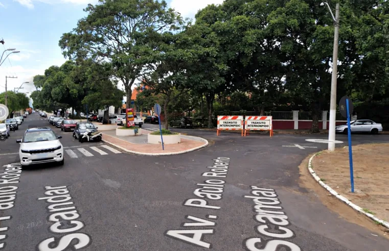 E se fechar um lado da avenida nas noites de sexta e sábado?