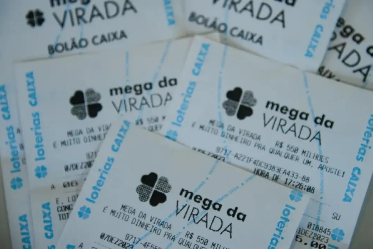 
  Mega da Virada: Apostar milhões vale a pena?