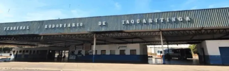 Pintura na rodoviária levanta questionamentos sobre contrato e legalidade da obra
