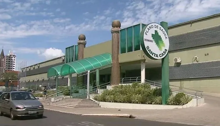 Depois dos médicos e enfermagem da UPA, agora é o Plano de Saúde da Santa Casa que não recebe