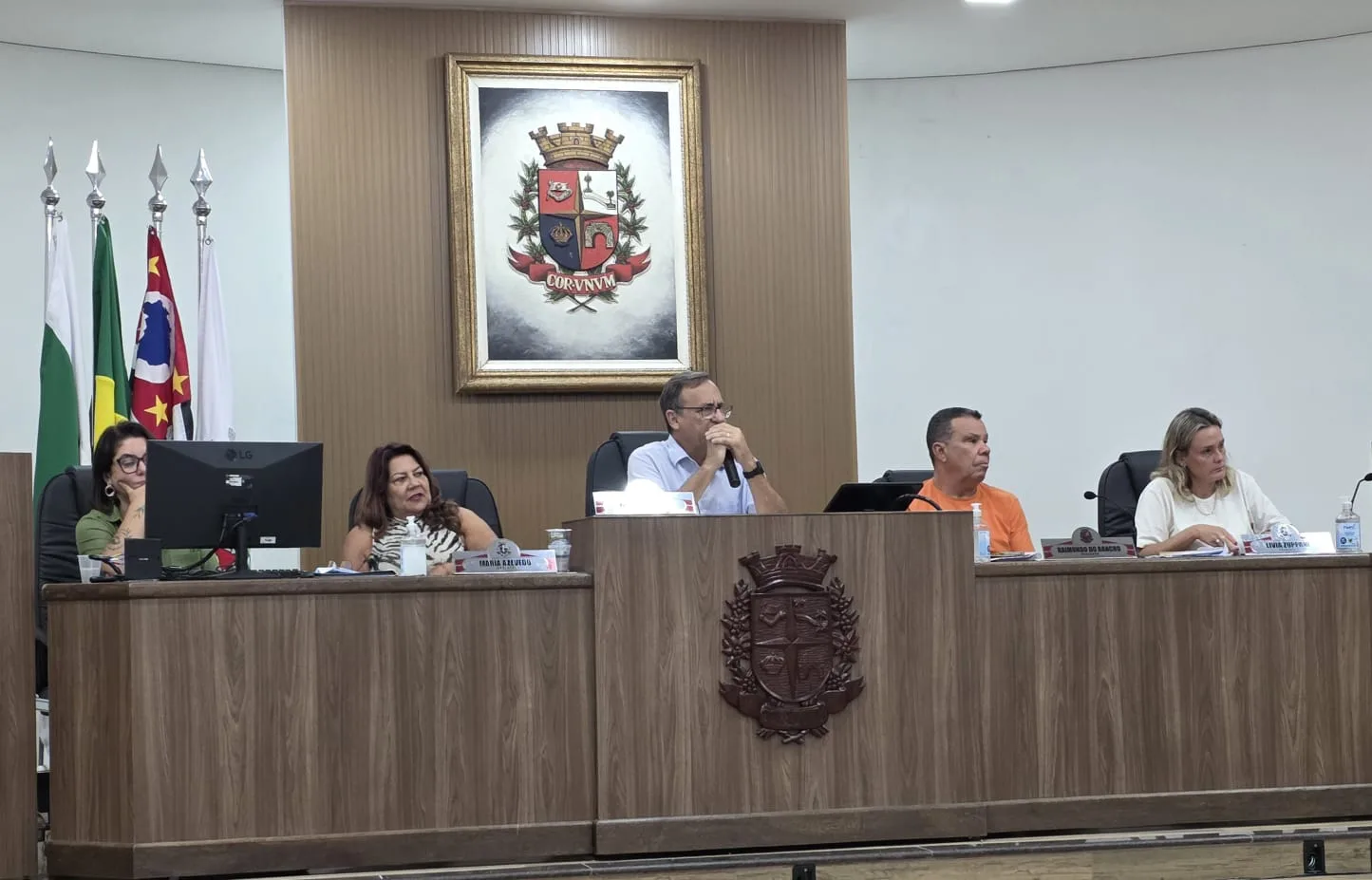 
  Câmara de Taquaritinga abre 2026 com cobranças, fiscalizações e homenagens