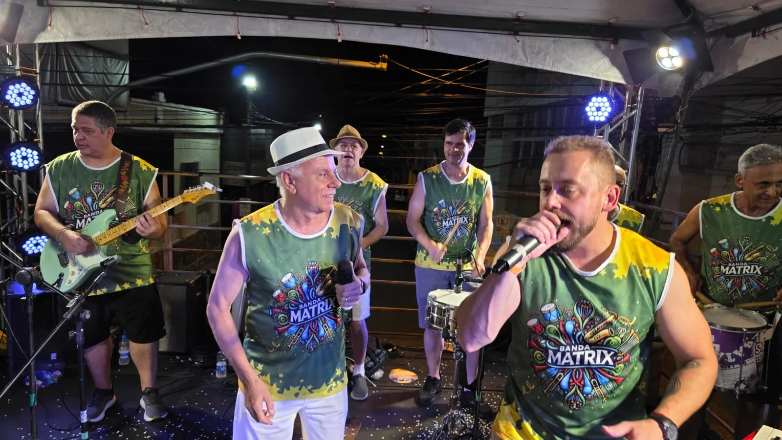 
  Noite de abertura dá o tom do Carnaval na cidade
