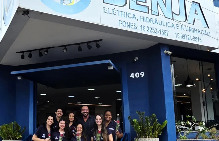Benja antecipa o Dia da Mulher com flores e homenagem às clientes