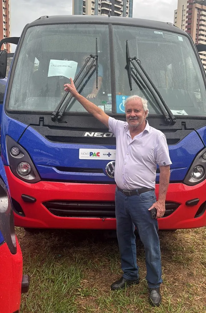 
  Pedido de vereadores resulta em novo ônibus para a Saúde de Taquaritinga