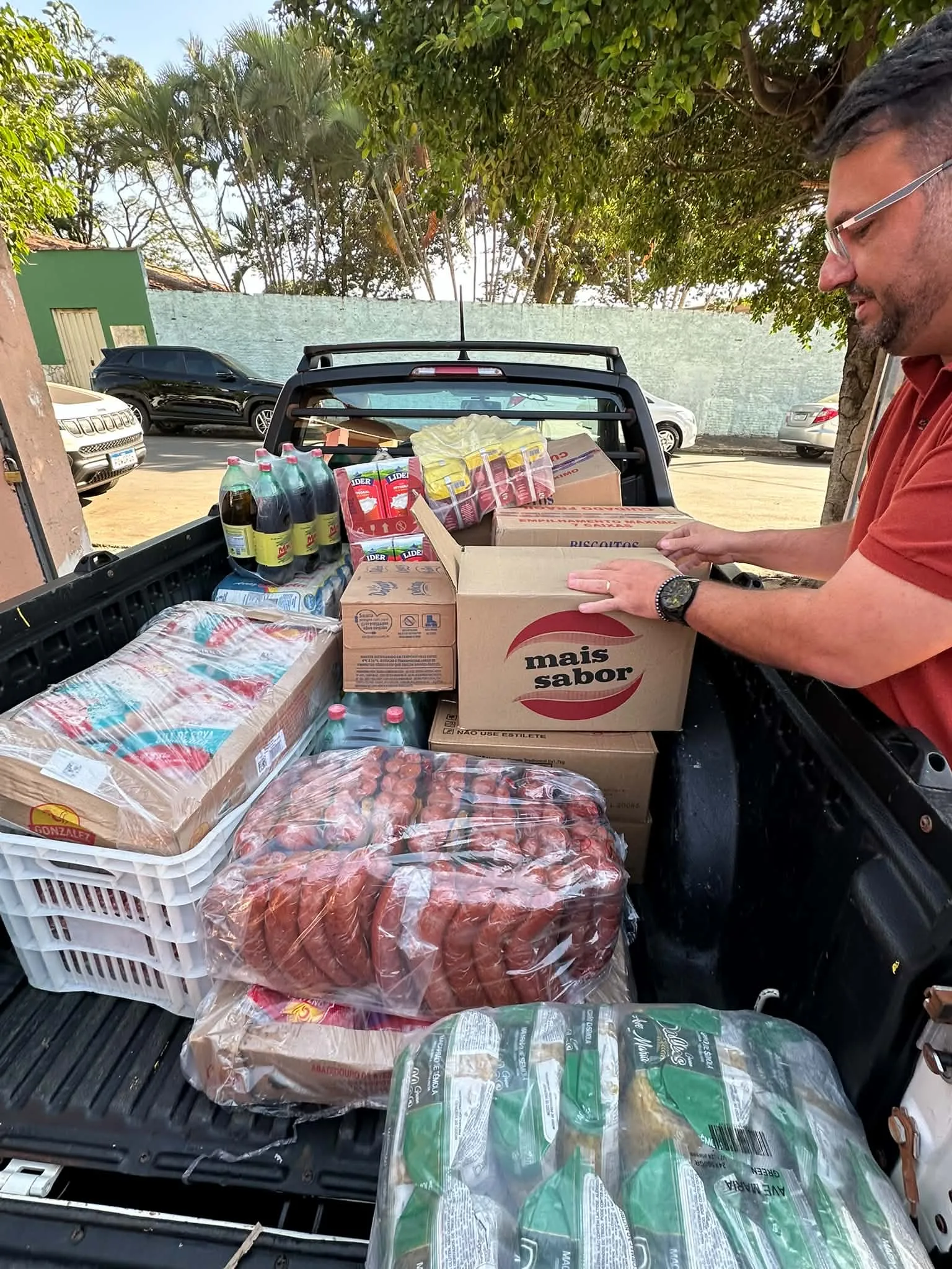 
  Empresário doa uma tonelada de alimentos ao Asilo São Vicente de Paulo