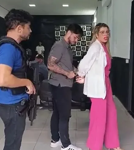 Entre a autoridade e o arbítrio