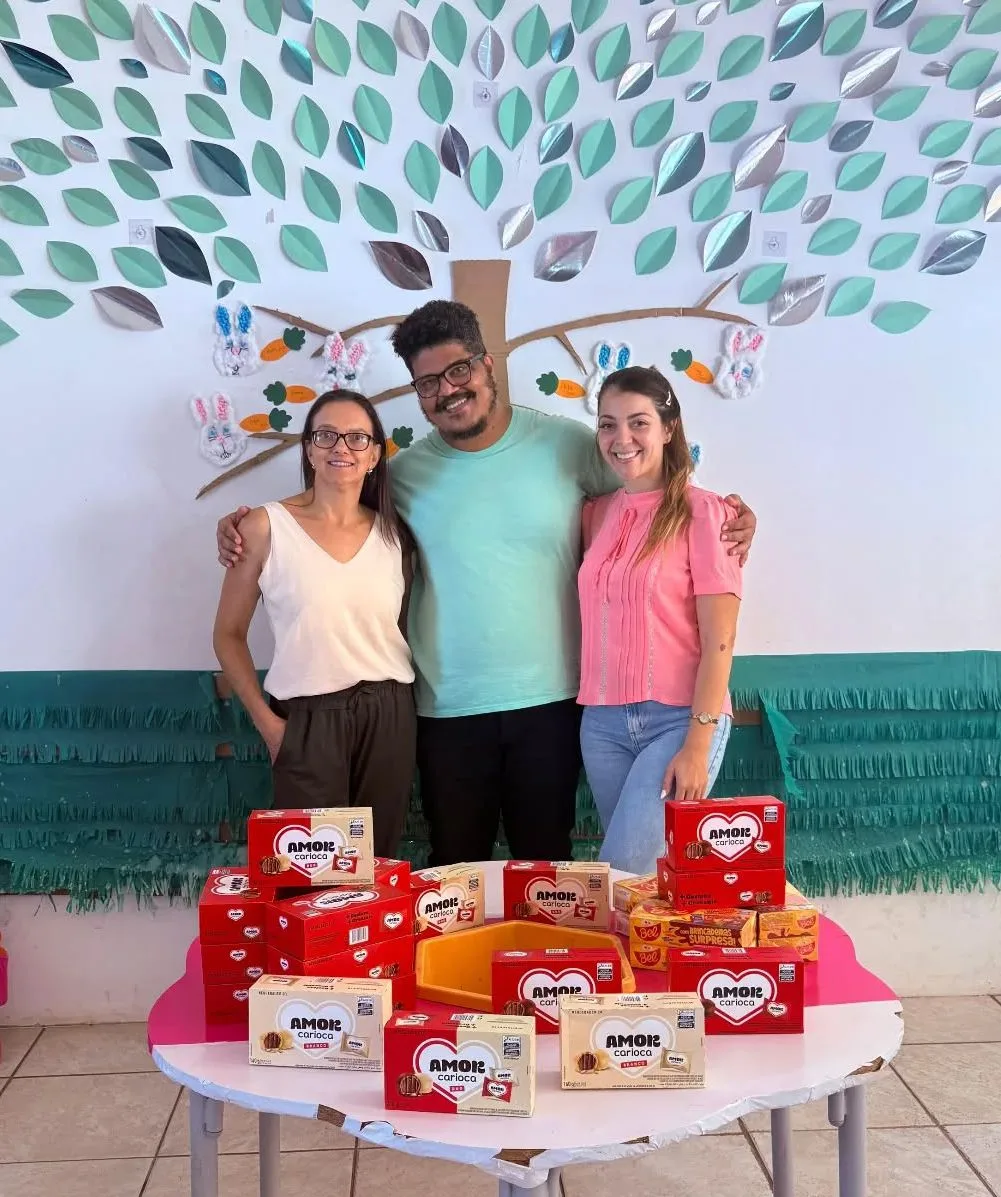 
  Ação social de Igor Sant’Anna distribui chocolates e carinho a crianças