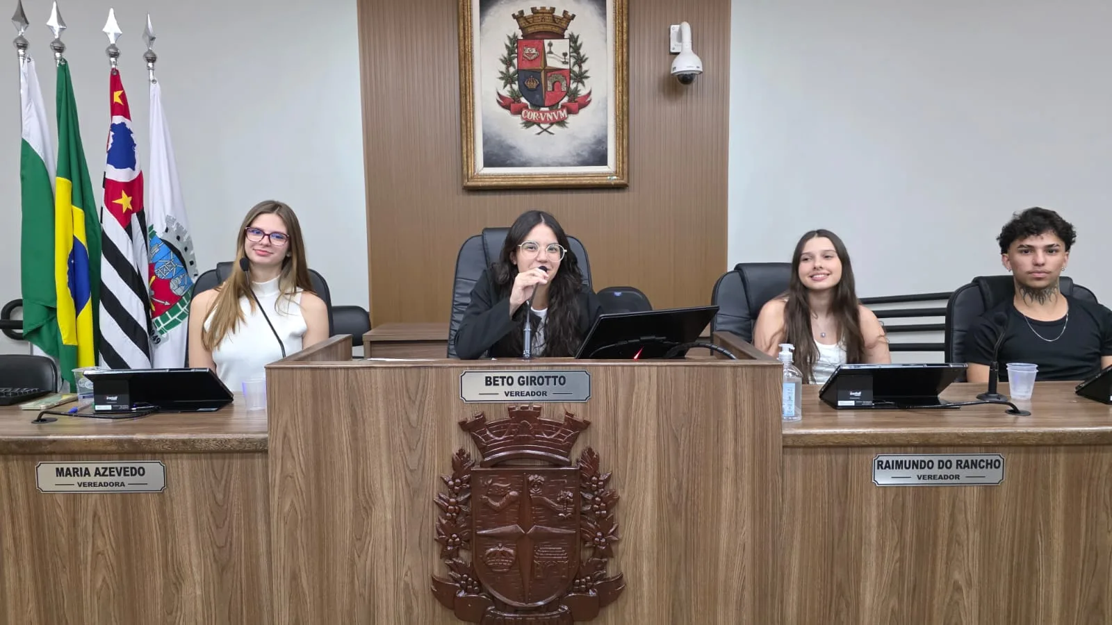 
  Parlamento Jovem realiza primeira sessão ordinária e impressiona pela qualidade dos debates