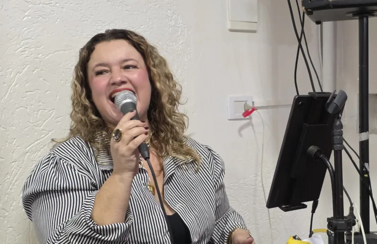 Marcela Oliveira embala noite de casa cheia na Pizza Kid