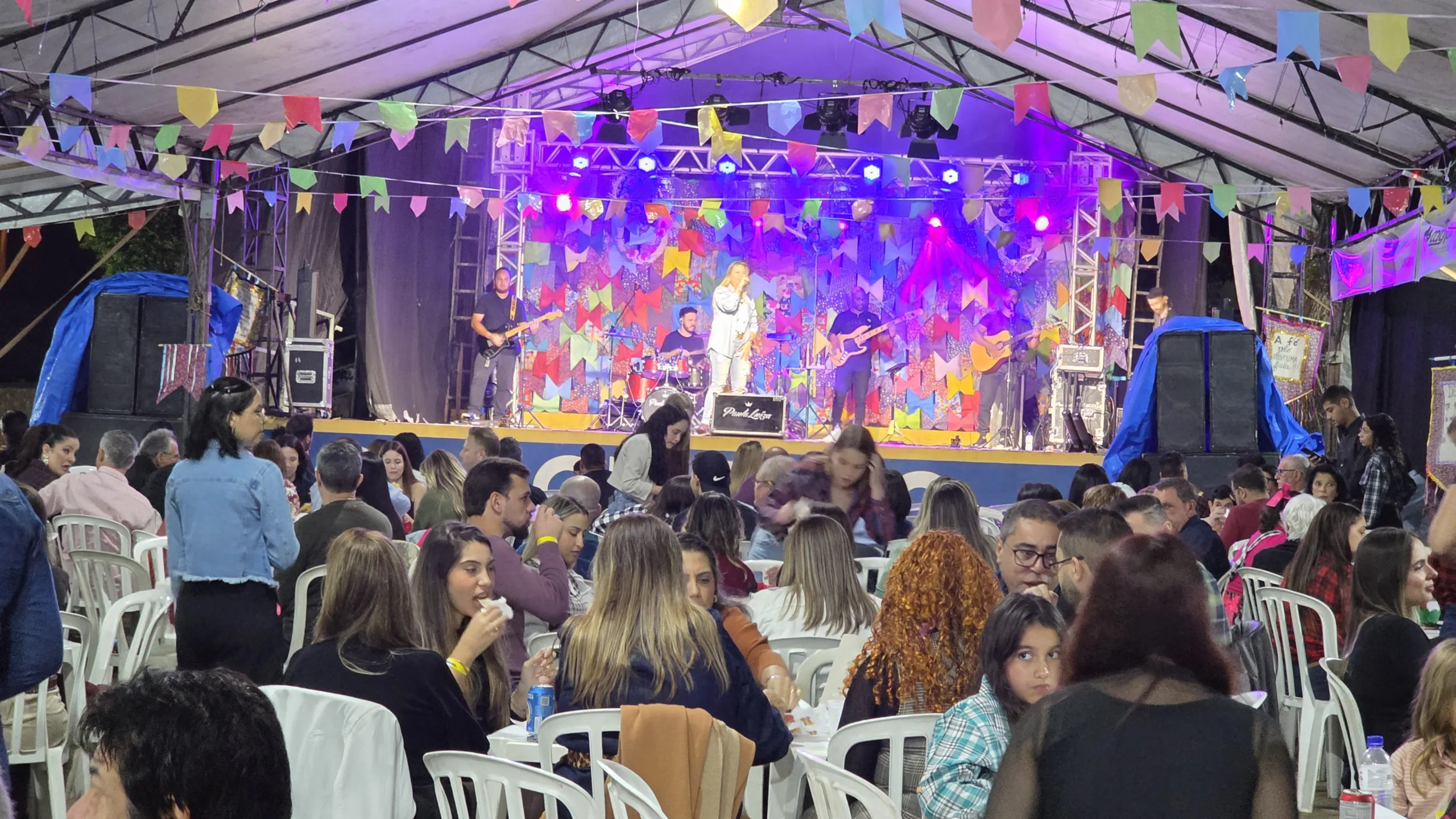 
  Tradição e casa cheia marcam as festas juninas do Colégio Objetivo