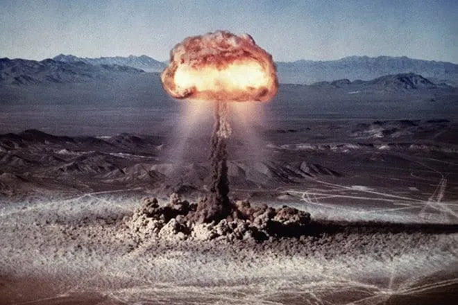 O IRÃ TEM BOMBA ATÔMICA?