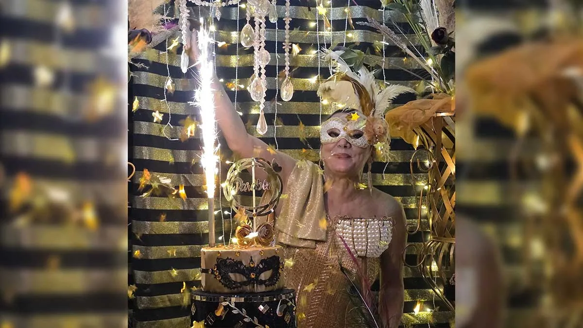 
  Noite de Máscaras marca a celebração do aniversário de Roseli Mantovani