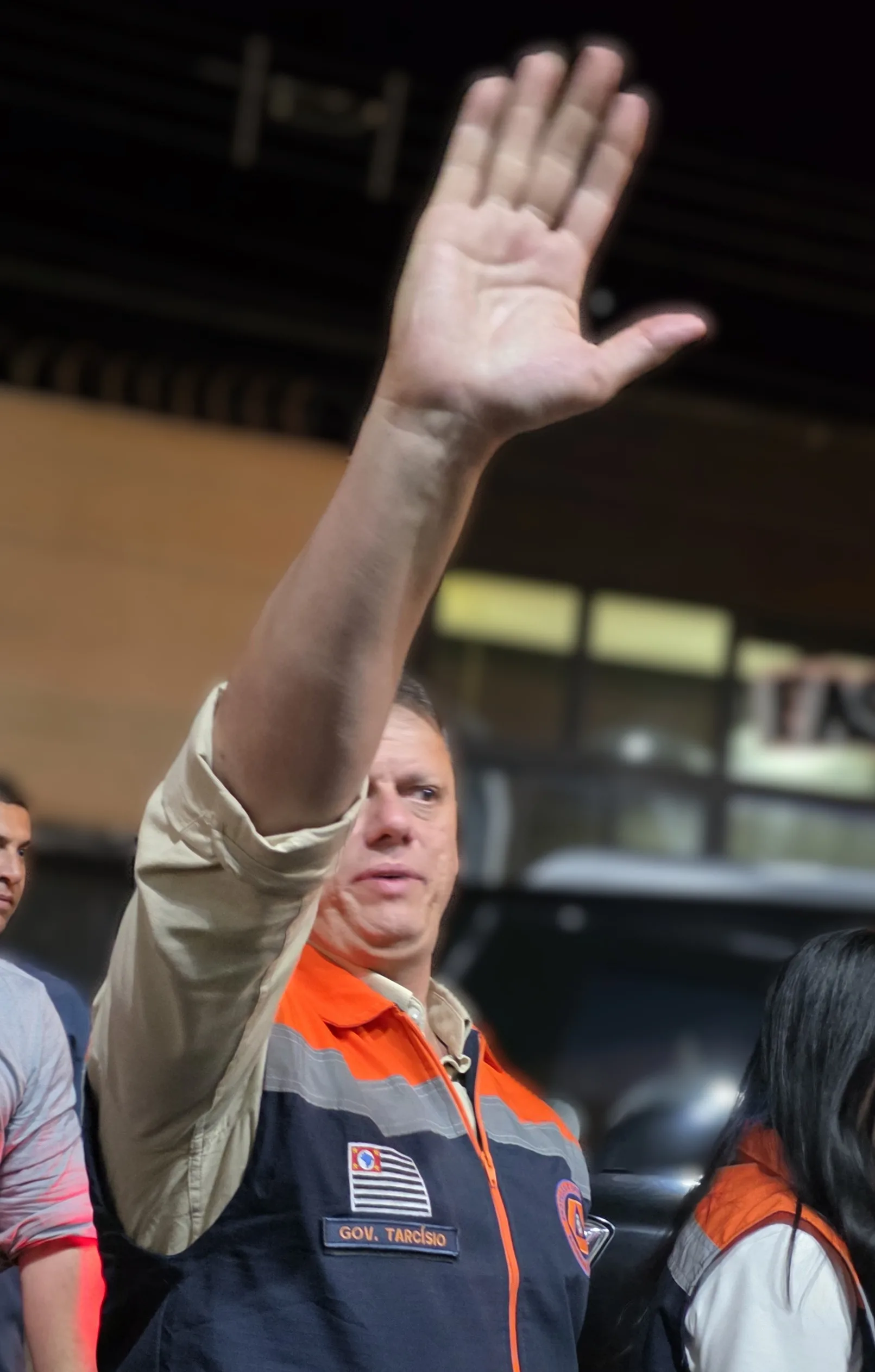 
  Governador realiza reunião secreta na Câmara