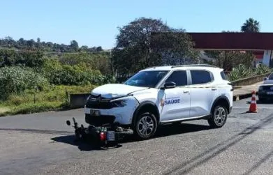 “Eu já estava na rotatória”, afirma motociclista atingido por veículo da Saúde