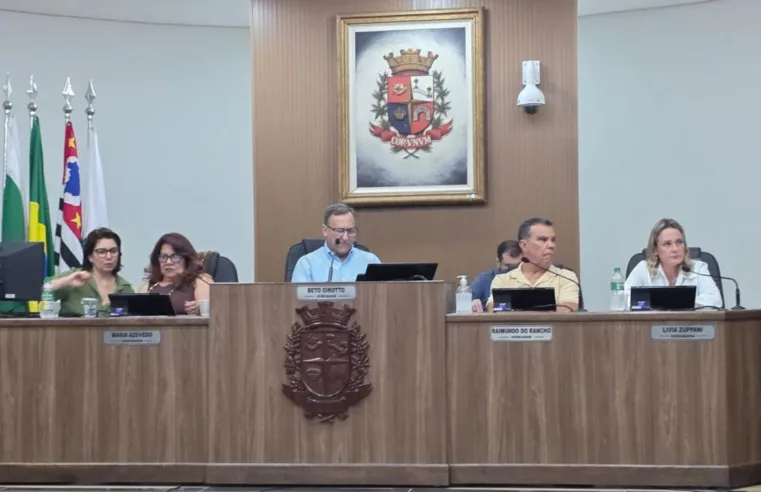 Câmara entrega três Moções de Aplausos durante primeira sessão após o recesso